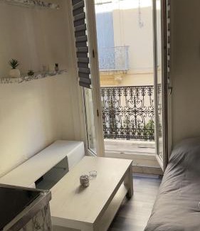 Comedie Apartment | Jolie studio centre ville 100m de la place de la comédie et 200m de la gare SNCF