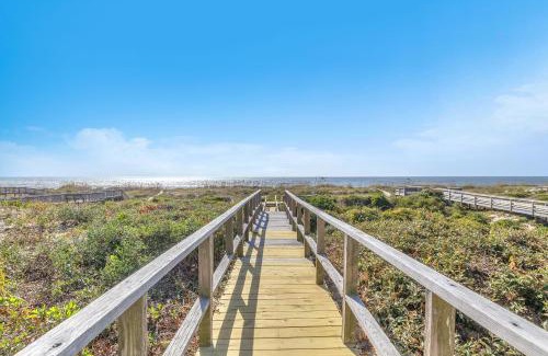 Caswell Beach House | Jonahs Whale by Oak Island Accommodations