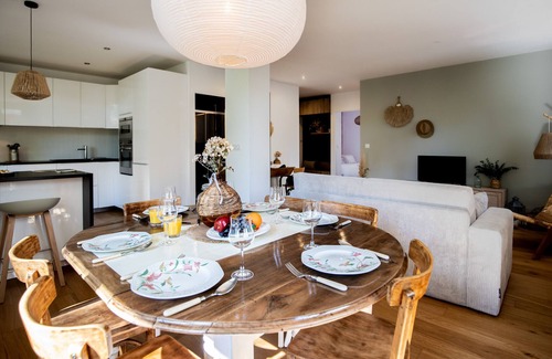 Annecy Apartment | Josephine au bord du Thiou garage