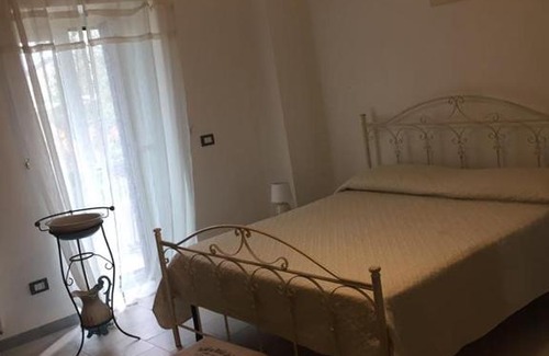 Lustra Bed & Breakfast | JOSEPHINE'S HOUSE ROOMS