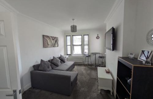 Paignton Apartment | Josh's place near Paignton beach