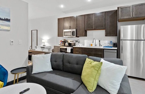 Westown Apartment | Journal Commons 330 · Executive Suite 1BR The Heart of Milwaukee
