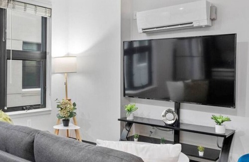 Westown Apartment | Journal Commons 330 · Executive Suite 1BR The Heart of Milwaukee