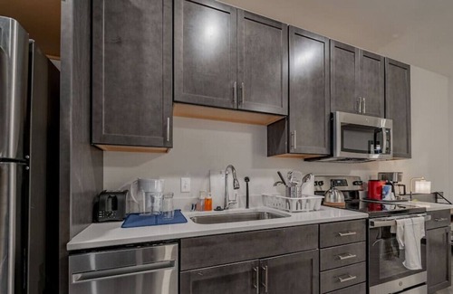 Westown Apartment | Journal Commons 424 · Historic Hidden Gem 1 BR | High Speed WI-FI | Gym