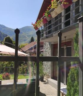 Dolna Matka House | Jovanov Residence - Remote & Accessible
