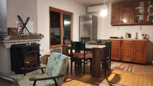 Dolna Matka House | Jovanov Residence - Remote & Accessible