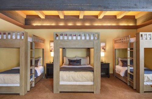 Olympic Valley House | Joy on the River Stunning Waterfront Home for 10