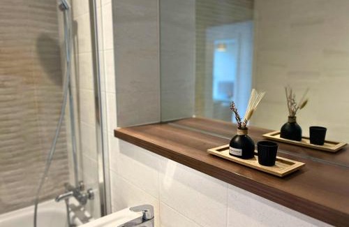 Moffat Apartment | Joyful Group - Deansgate 2BR Chic City Gardens Apartment