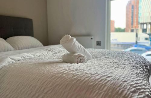 Moffat Apartment | Joyful Group - Deansgate 2BR Chic City Gardens Apartment
