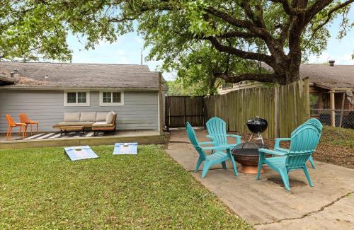 OST - South Union House | Joyful Stay Near Med Center Ping Pong Air Hockey