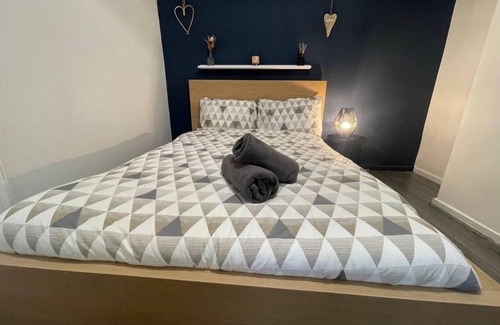 Liverpool House | Joyous Private Room in City Centre