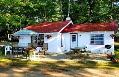 Higgins Lake Cottage | JR Resort: Lake Front Cottage, BEST VIEW ON THE LAKE! BEST VALUE ON THE LAKE!