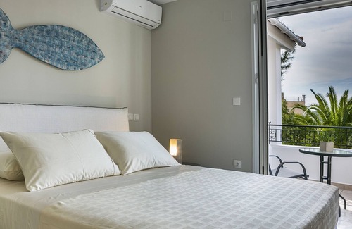 Mazarakata Apartment | Julia's Boutique Suites, Travliata, Cephallonia