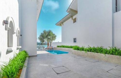 Palm Jumeirah Villa | Jumairah Sky villas