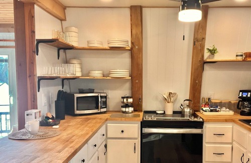Barnett Cabin | June 2-5 JUST OPENED! Family Lakefront A-Frame w/Kayaks 6MM