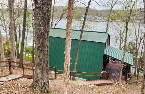 Barnett Cabin | June 2-5 JUST OPENED! Family Lakefront A-Frame w/Kayaks 6MM