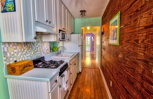 Old Town House | June & August 2026 now available! Old Town PRIVATE 3BR Lagoon Pool& FIVE stars!