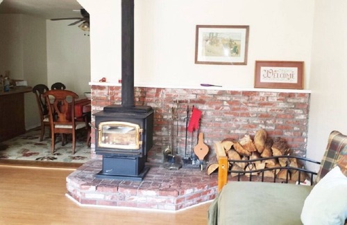 June Lake Ski Chalet | June Lake Chalet located in the quintessential June Lake Village, Sleeps 5.