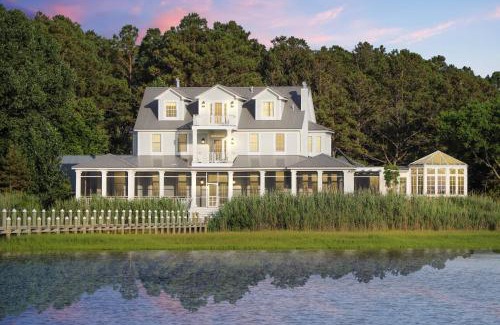 Chincoteague House | June's Retreat - Waterfront; Boat dock!