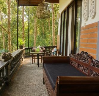 Penestanan Apartment | Jungle Hideaway Villas 4 - River Cafe