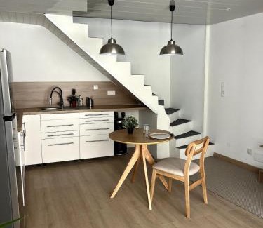 La Tour-d'Aigues Apartment | jungle room