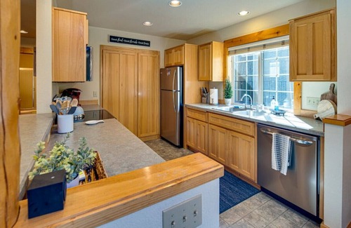 Redmond Ski Chalet | Juniper Ridge Chalet at Eagle Crest Resort