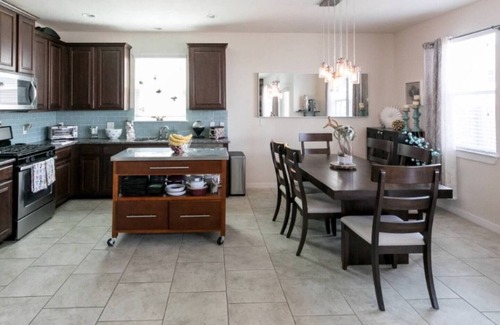 Austin House | Just 10 minutes south of the airport, COTA and 12min to DT Eastside