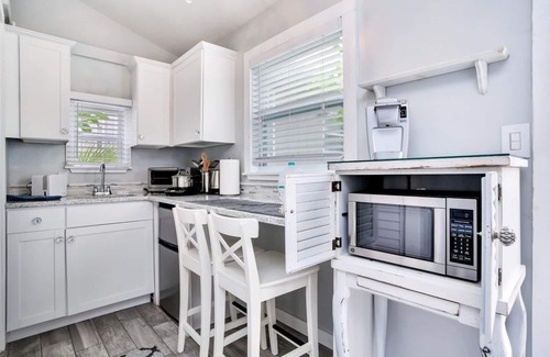 Clearwater Beach Apartment | Just Exquisite! Cozy Beach Studio. Enjoy "Tiny House" Living Steps to the Beach!