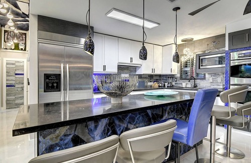 Tempe House | Just Listed! Htd Pool-Spa 7 Kings or 14 total beds