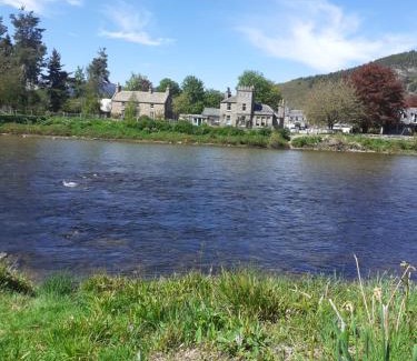 Ballater Apartment | Just off the Square. Ballater