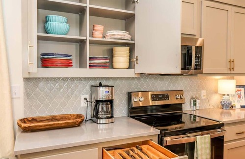 Oxford House | Just Peachy by Apex Short Term Stays
