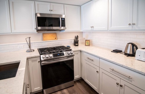 Ludlow House | Just steps to the trail, best location in Winterplace ski community