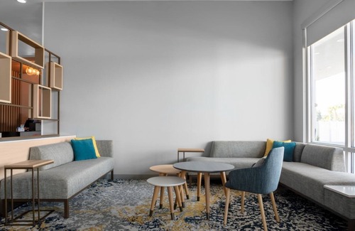 Clearwater Hotel | Just What You Were Looking For! 2 Comfortable Units, Free Breakfast, Pool
