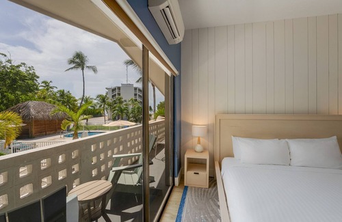 Islamorada Hotel | Just What You Were Looking For! Free Breakfast, Onsite Pool, Free Parking