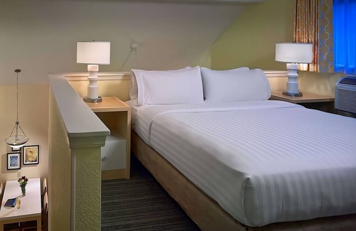Omaha Hotel | Just What You Were Looking For! 3 Pet-Friendly Units, Pool, Free Breakfast