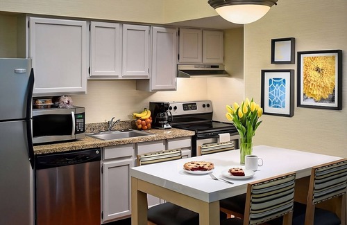 Omaha Hotel | Just What You Were Looking For! 3 Pet-Friendly Units, Pool, Free Breakfast