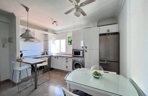 San Pablo D y E Apartment | K.C 727 - Apartment near the train station great location
