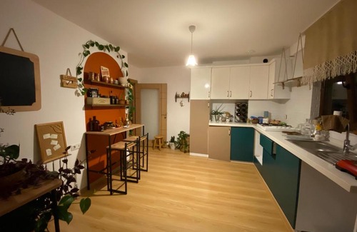 Yomra Apartment | Kaşüstünde merkezi kiralık daire