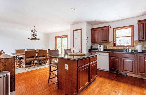Tannersville House | Kaaterskill Mtn House: 287 Acres w/Fire Pit
