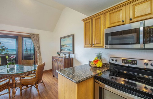 Lihue Condo | Kaha Lani #304: Coconut Coast Pacific Sunrise View 1BR/1½B Top Level View