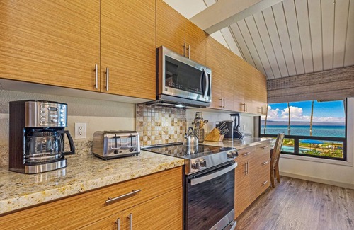 Kahana Condo | Kahana Village #16 Beachfront Luxury