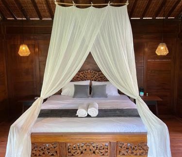 Kedewatan House | Kaiwatu House