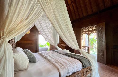 Kedewatan House | Kaiwatu House