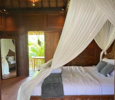 Kedewatan House | Kaiwatu House