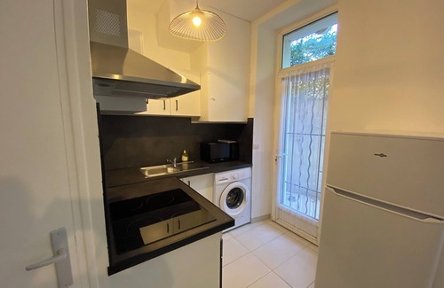 Saint-Charles Apartment | Kaki apartment with patio 10 minutes from the train station and La Friche