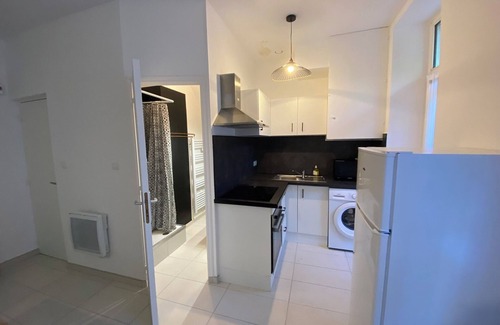 Saint-Charles Apartment | Kaki apartment with patio 10 minutes from the train station and La Friche