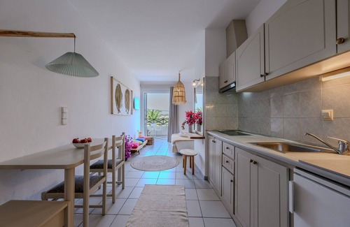 Adelianos Kampos Apartment | Kalimera studio 2 ,Near beach and all amenities