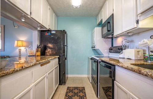 Kihei Condo | Kamaole Beach Royale #309 Panoramic Ocean View from the Lanai!, Full Kitchen