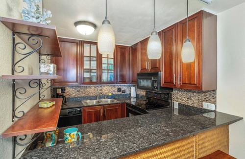 Kihei Condo | Kamaole Sands #5-414 Stunning Ocean View! A/C! Great Location near Beach!