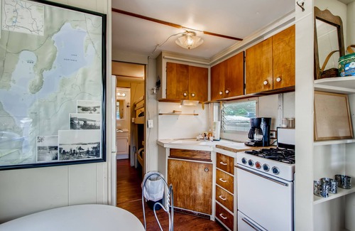 Hubbardton Cabin | Kamp Koby - Lake Front camp on Lake Hortonia